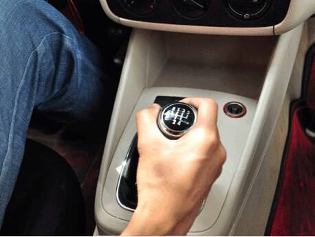 聊城汽修學校：駕駛手動擋汽車的誤區
