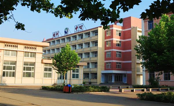 山東龍口礦業(yè)集團高級技工學校的醫(yī)護專業(yè)能考執(zhí)業(yè)藥師資格證嗎？