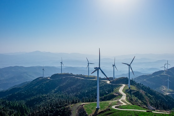 攝圖網_501284086_山頂風力發電廠（企業商用）
