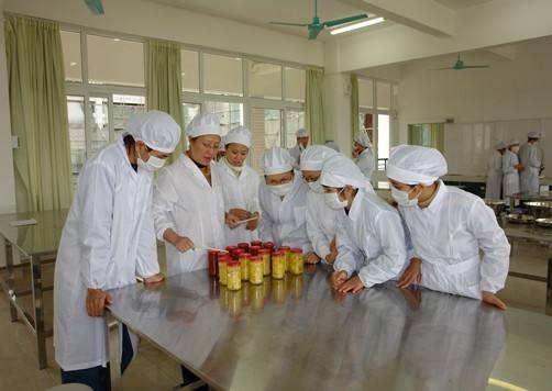 山東藍(lán)海職業(yè)學(xué)校食品加工技術(shù)專業(yè)教師水平如何？