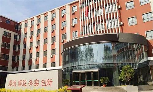 鄭州物流學(xué)校物流服務(wù)與管理專業(yè)怎么樣？是“3+2”大專嗎？