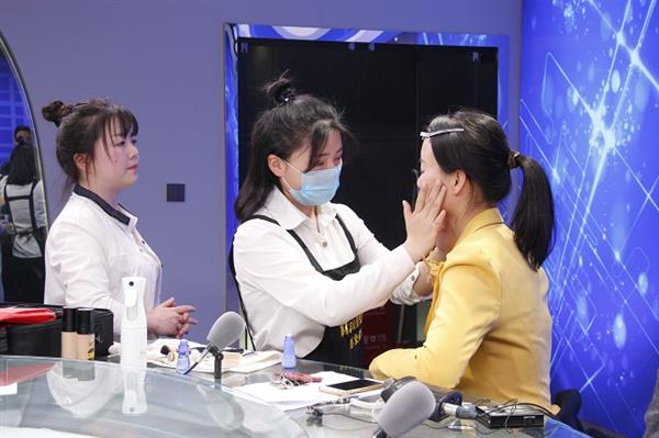 鄭州經濟貿易學校有形象設計專業嗎？