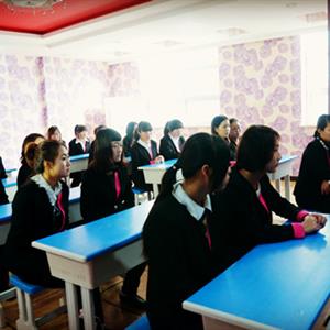 張家口靚典職業學校